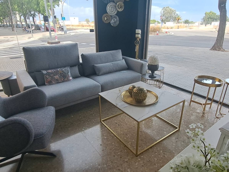 Te ofrecemos mueble romántico, colonial, forja, rústico, clásico, vintage o retro, nórdico, moderno, lacado, romántico, afrancesado, macizo, industrial, minimalista, adaptados a tus medidas y necesidades. Escogemos la tapicería meticulosamente, buscando siempre el mayor confort con el más actual diseño.