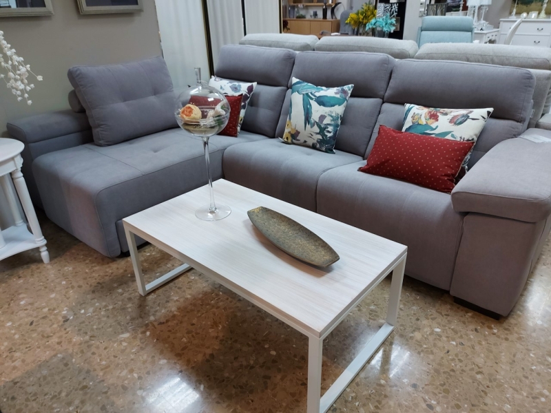 Te ofrecemos mueble romántico, colonial, forja, rústico, clásico, vintage o retro, nórdico, moderno, lacado, romántico, afrancesado, macizo, industrial, minimalista, adaptados a tus medidas y necesidades. Escogemos la tapicería meticulosamente, buscando siempre el mayor confort con el más actual diseño.