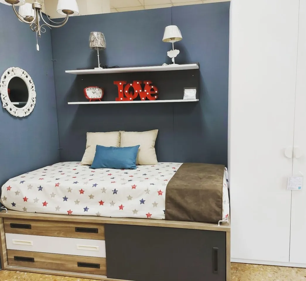 Habitaciones juveniles a medida. Hacemos el proyecto en 3D. 📸💻. . #halsonmobles #elpratdellobregat #baixllobregat #barcelona #bedifferent #escritoriosbonitos #estilonordico #elpratcomerç #estiloindustrial #habitacionesjuveniles #ambientes #armariosamedida #recibirencasa #proyecto3d #sofasamedida #decoracion #decolovers #despacho #decohome #decoracioninteriores #cojines #cabezalestapizados #muebleauxiliar #muebleromántico #muebleamedida