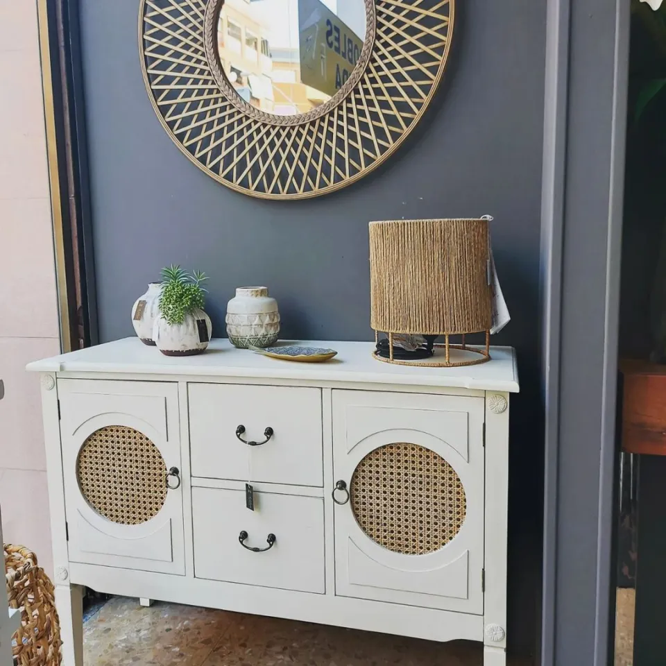 Diferentes cónsolas, diferentes estilos. ¿Cual es la tuya? 🤩 . #halsonmobles #elpratdellobregat #baixllobregat #barcelona #elpratcomerç #estilonordico #estiloindustrial #recibirencasa #bedifferent #homedecor #proyecto3d #ambientes #armariosamedida #muebleauxiliar #decoracion #decolovers #diseñodeinteriores #sofasamedida #muebleromántico #muebleamedida