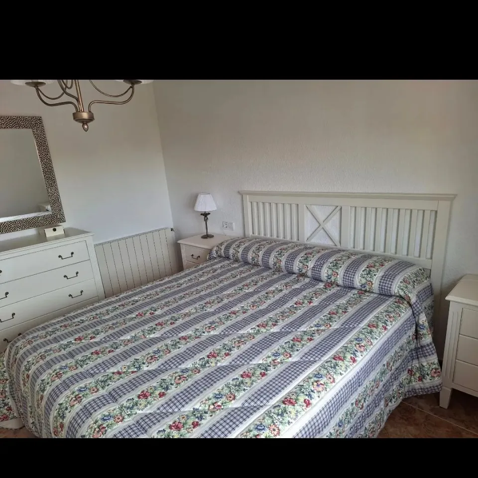 Un antes y un después de un dormitorio de matrimonio. Desliza #halsonmobles #homedecor #elpratcomerç #elprat #recibirencasa #ambientes #decoracion #diseñodeinteriores #decohome #mueblesamedida #mueblesconencanto